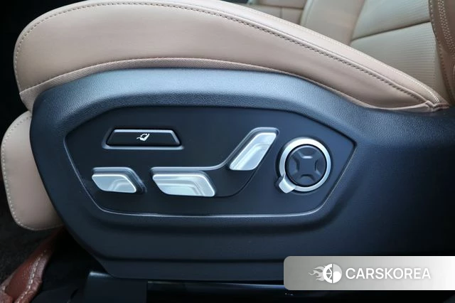 Hyundai Santa Fe (MX5) id 4640107 из Кореи 9