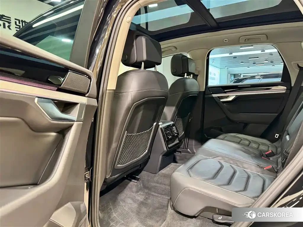 Volkswagen Touareg id 4577874 из Китая 9