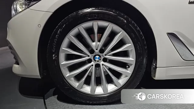 BMW 5 Series (G30) id 3455220 из Кореи 9