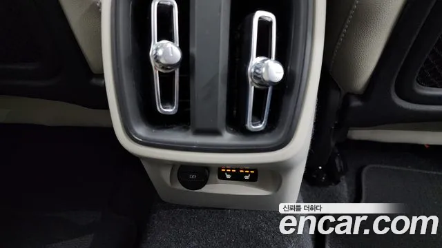 Volvo XC40 id 2664209 из Кореи 9