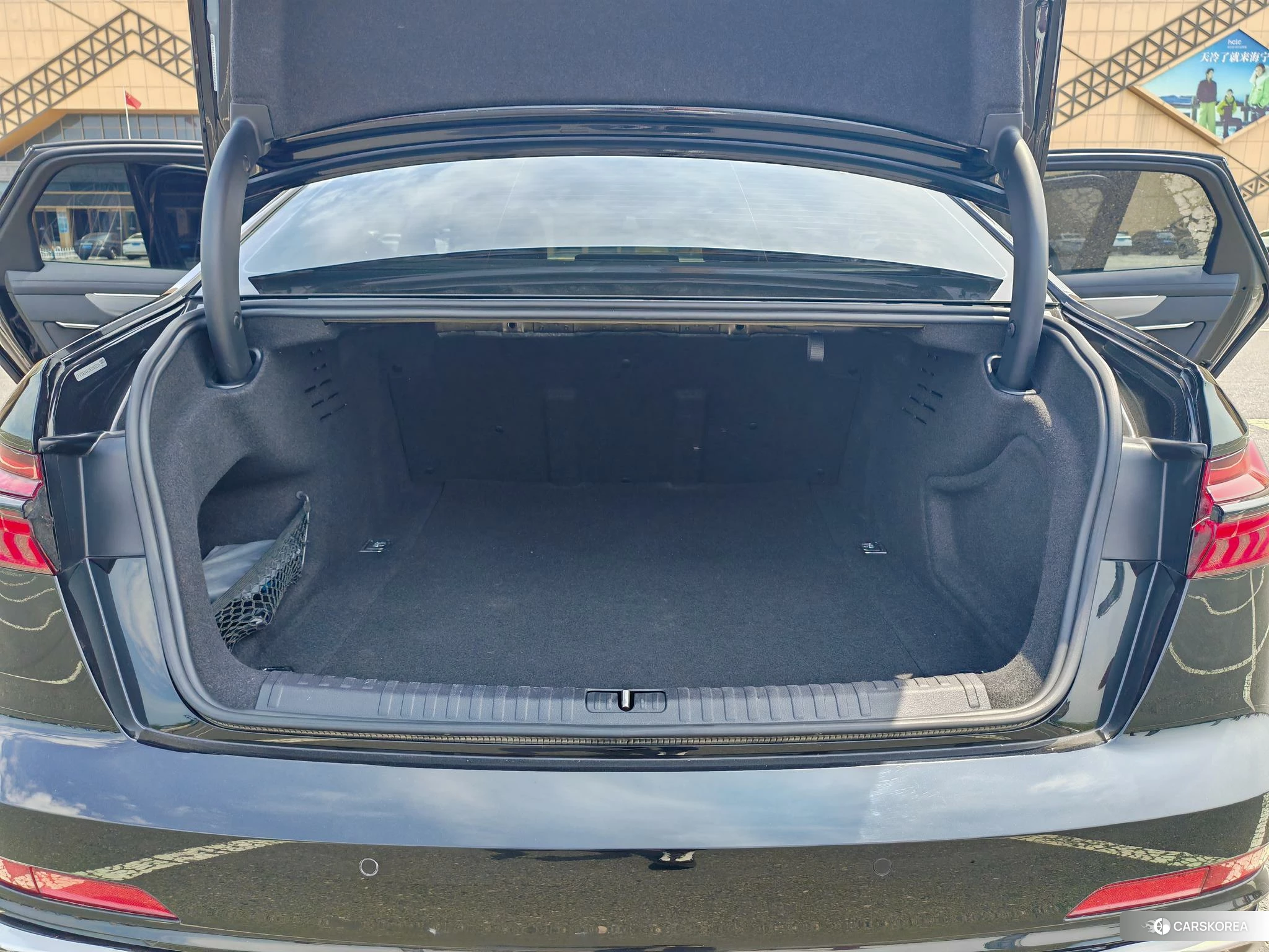 Audi A6L id 4513445 из Китая 8