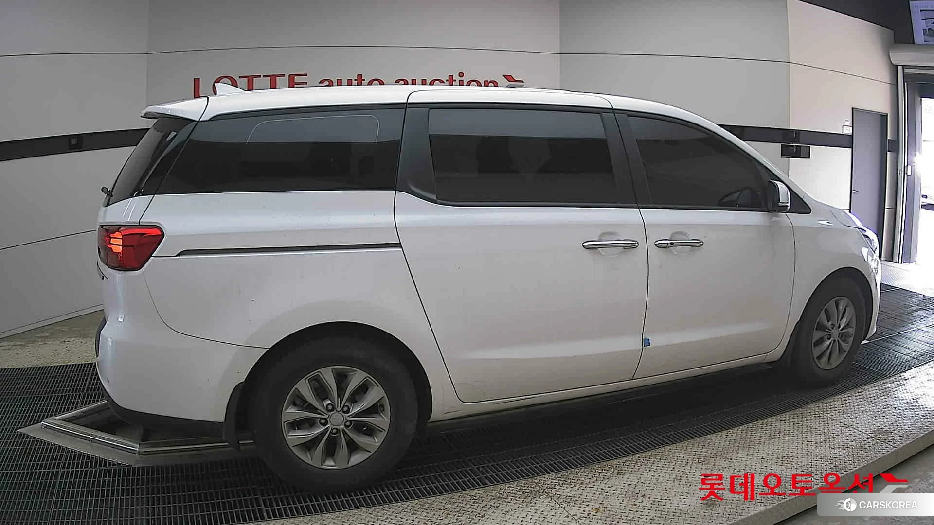 Kia Carnival id 4312611 из Кореи 9