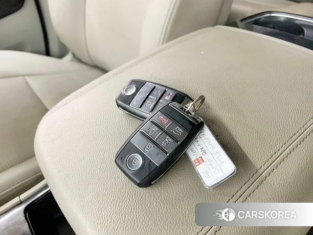 Kia The New Carnival id 4568409 из Кореи 9