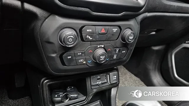 Jeep Renegade id 3698726 из Кореи 9