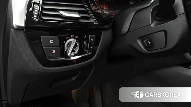 BMW 5 Series (G30) id 3407681 из Кореи 9