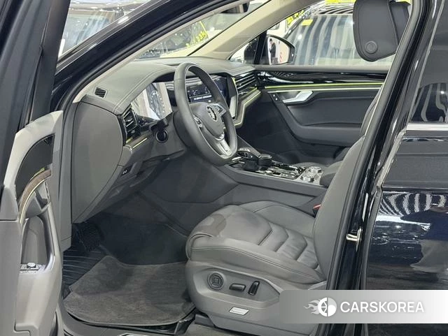 Volkswagen Touareg id 4209955 из Китая 9