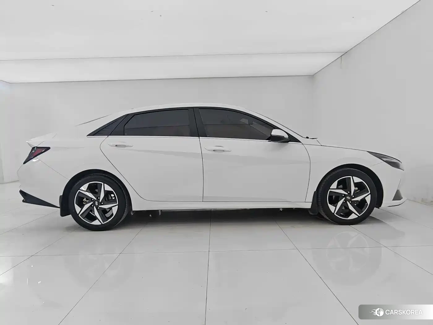 Hyundai Elantra id 4514317 из Китая 9