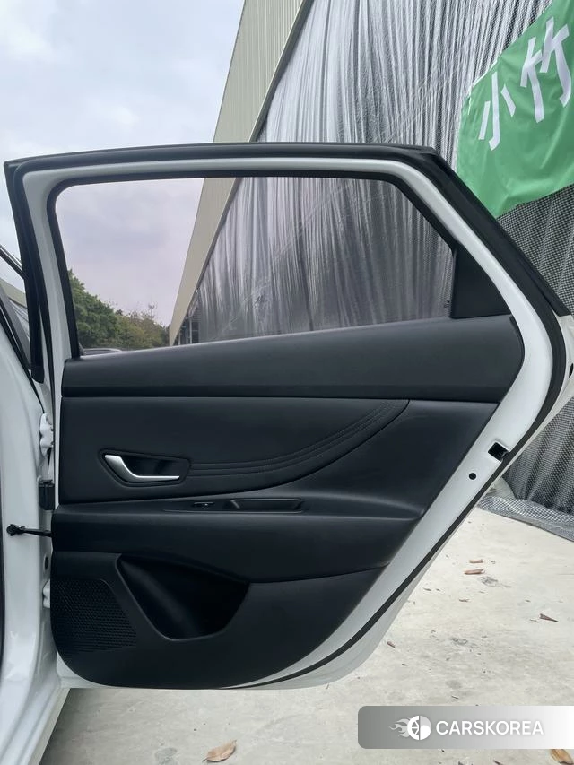 Hyundai Elantra id 4291249 из Китая 9
