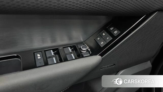 Land Rover Range Rover Velar id 4624757 из Кореи 9