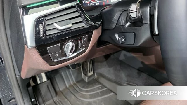 BMW 5 Series (G30) id 4292558 из Кореи 9