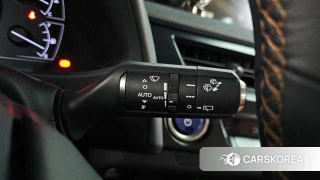 Lexus UX250h id 3845171 из Кореи 9