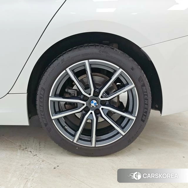 BMW 3 series id 4213142 из Китая 9