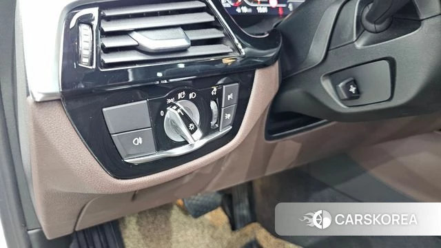 BMW 5 Series (G30) id 4518988 из Кореи 9