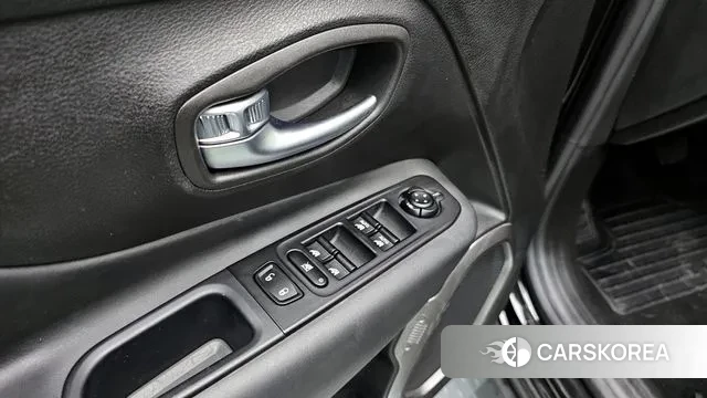 Jeep Renegade id 3606377 из Кореи 9