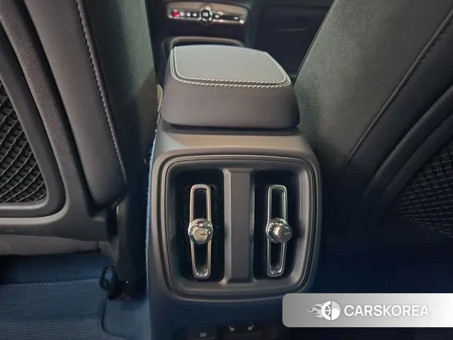 Volvo XC40 Richards id 3327376 из Кореи 9