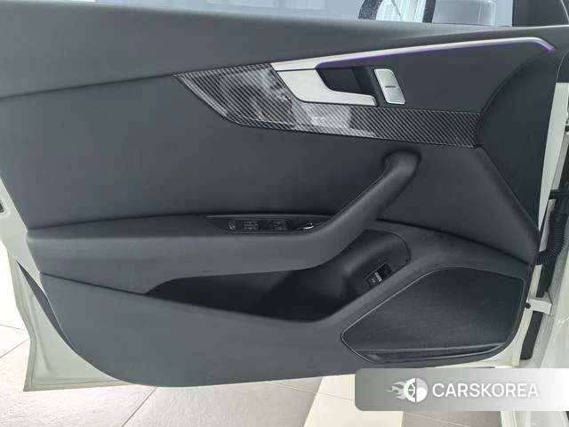 Audi A4L id 4278593 из Китая 9