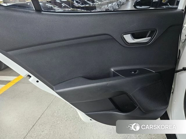 Kia Stonic id 4508637 из Кореи 9