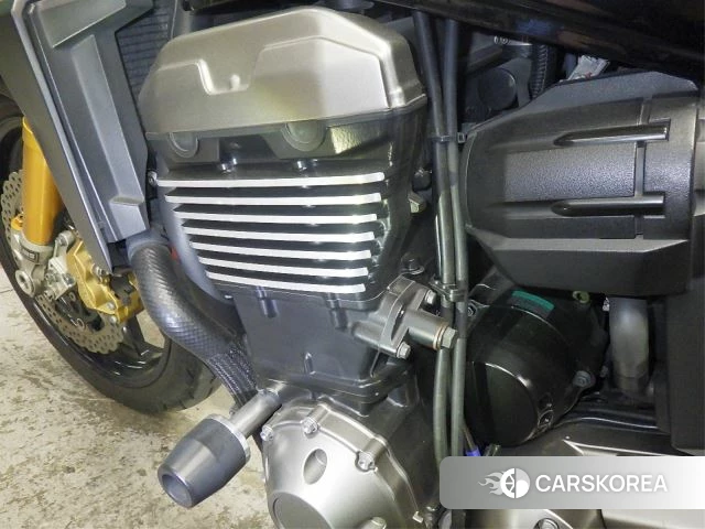 Kawasaki ZRX 1200 id 4192022 из Японии 9