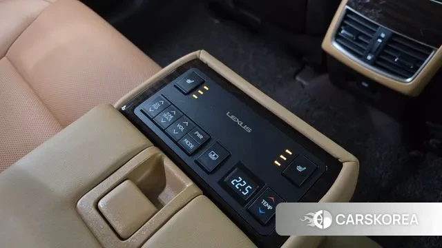 Lexus New ES300h id 3578789 из Кореи 9