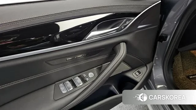 BMW 5 Series (G30) id 3036725 из Кореи 9