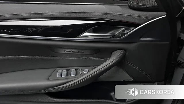 BMW 5 Series (G30) id 3764341 из Кореи 9