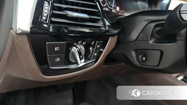 BMW 5 Series (G30) id 4245175 из Кореи 9