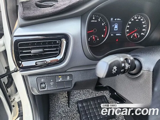 Kia Stonic id 2536561 из Кореи 9