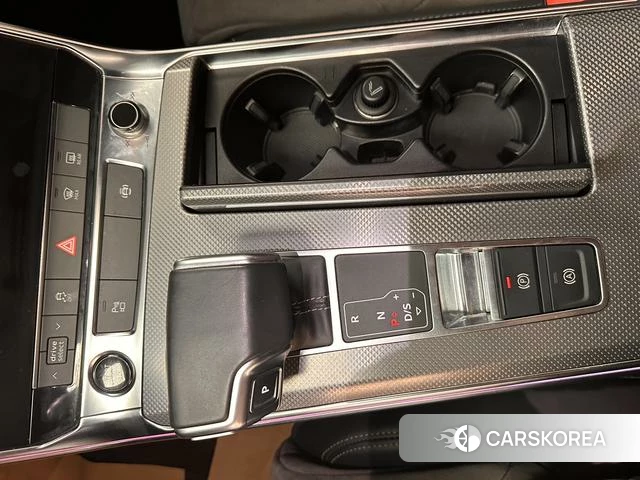 Audi A6L id 4290800 из Китая 9