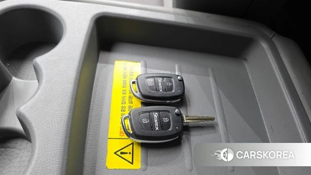 Hyundai The New Grand Starex id 4943353 из Кореи 9
