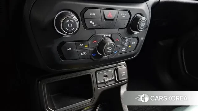 Jeep Renegade id 3788825 из Кореи 9