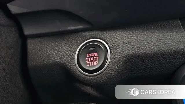 Kia Stonic id 3308029 из Кореи 9