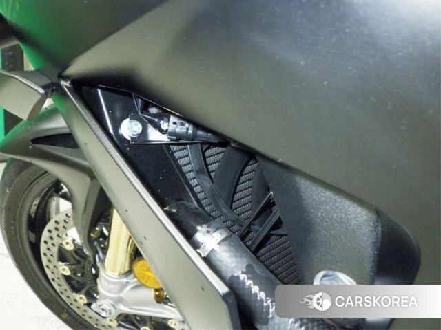 Honda CBR1000RR-R FIREBLADE SP id 4229661 из Японии 9