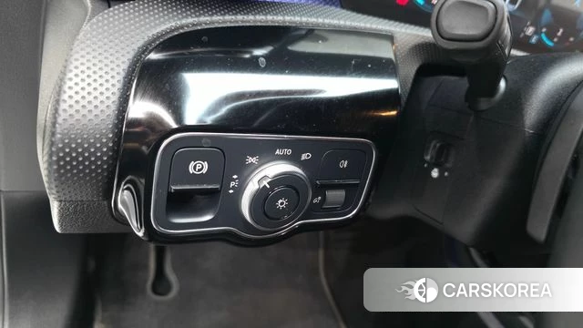 Mercedes-Benz A-Class W177 id 4764266 из Кореи 9