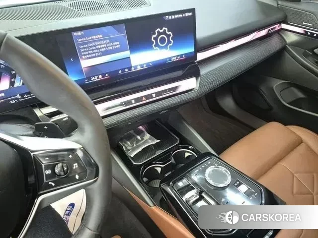 BMW 5 Series (G60) id 3599495 из Кореи 9