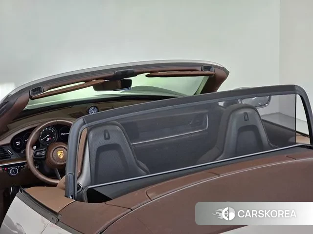 Porsche 911(992) id 3037997 из Кореи 9