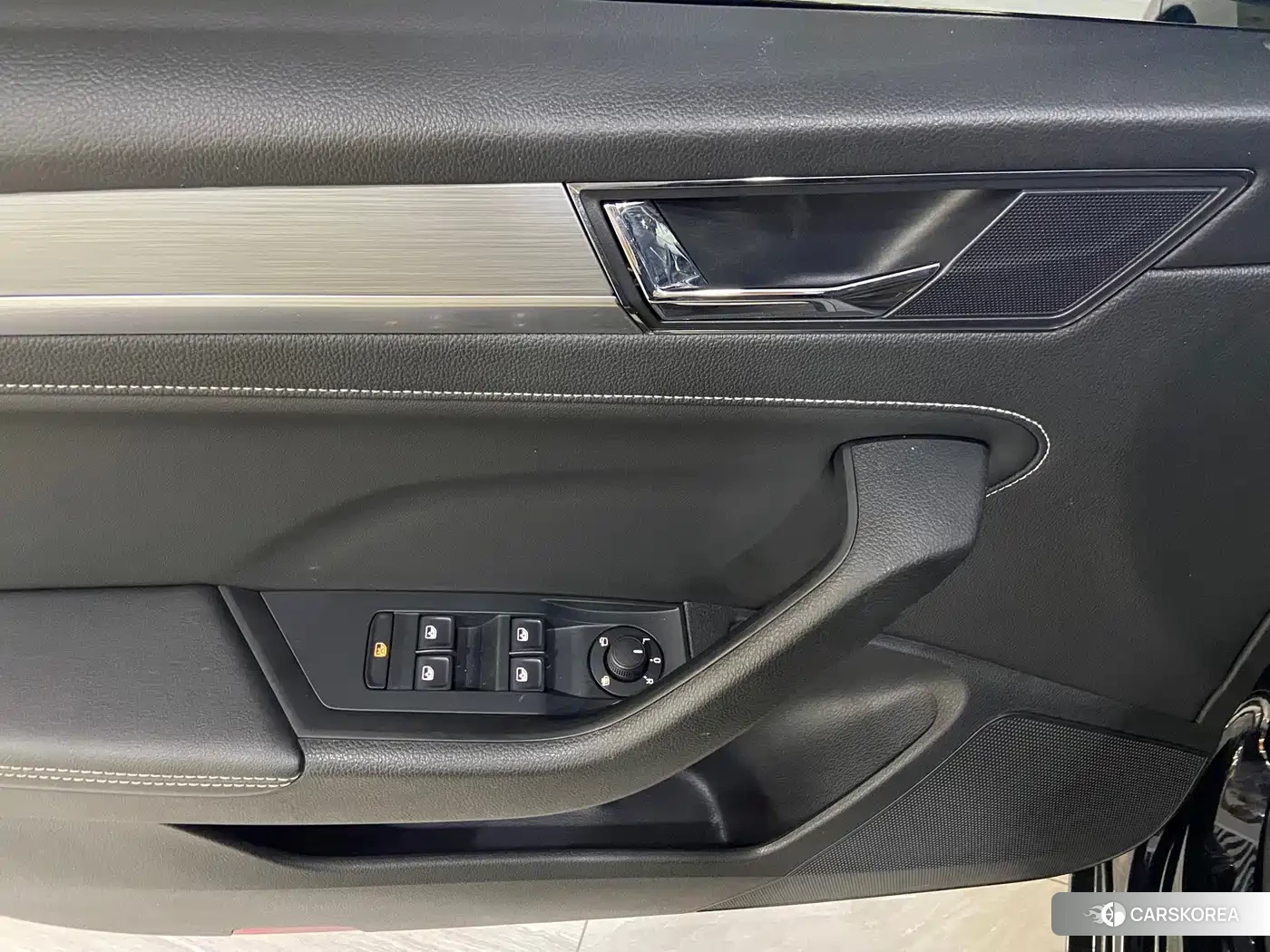 Skoda Superb id 4686135 из Китая 9