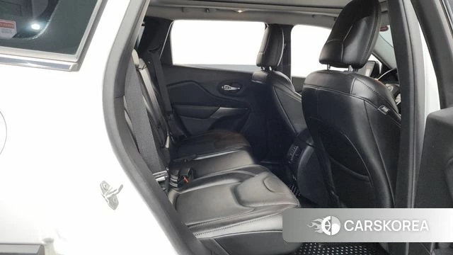 Jeep Cherokee (KL) id 3923989 из Кореи 9