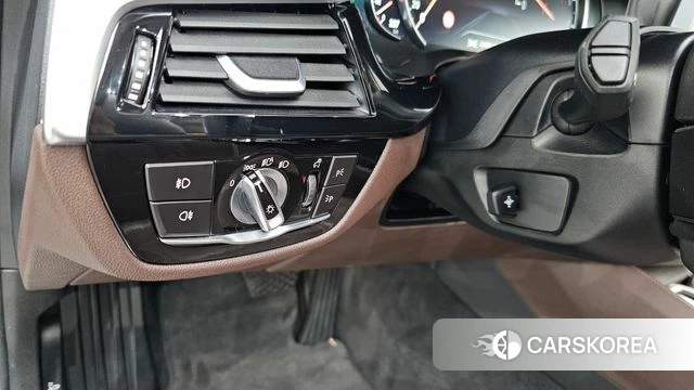BMW 5 Series (G30) id 4658389 из Кореи 9