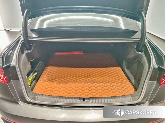 Audi A6L id 4328624 из Китая 9