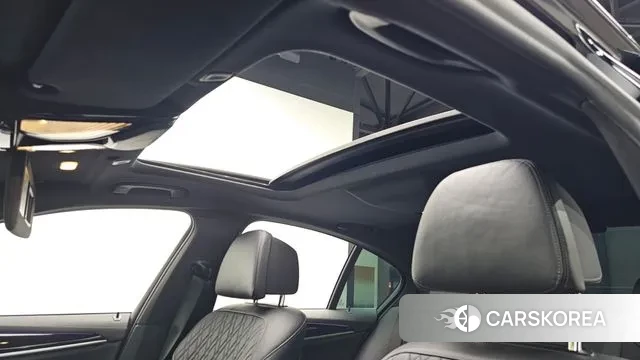 BMW 5 Series (G30) id 3567317 из Кореи 9