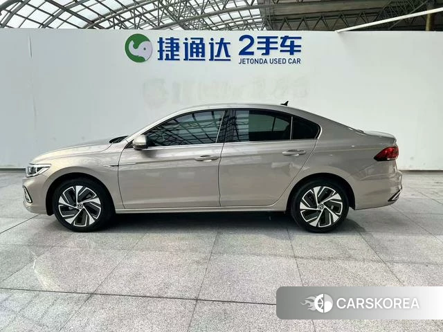 Volkswagen Bora id 4276255 из Китая 9