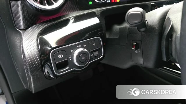 Mercedes-Benz A-Class W177 id 4853629 из Кореи 9
