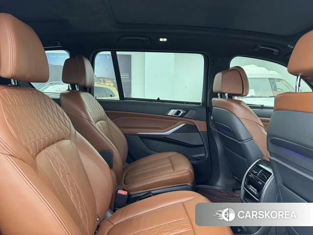 BMW X7 id 4255946 из Китая 9