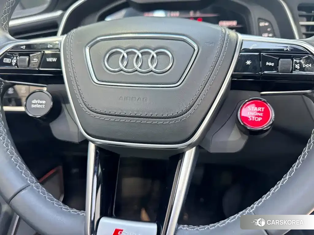 Audi A6L id 4622372 из Китая 9