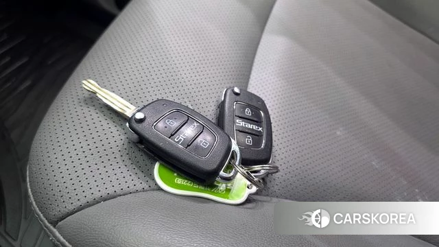 Hyundai The New Grand Starex id 4180556 из Кореи 9