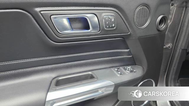 Ford Mustang id 3829198 из Кореи 9