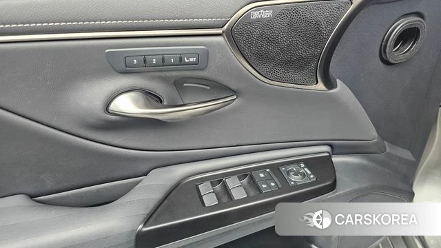 Lexus ES300h 7th generation id 4693824 из Кореи 9
