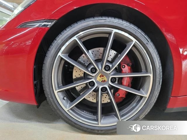 Porsche 911(992) id 3904764 из Кореи 9
