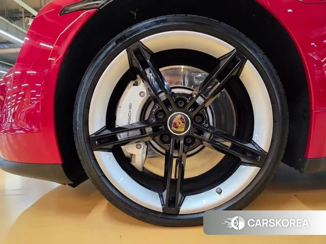 Porsche Taycan id 3098152 из Кореи 9