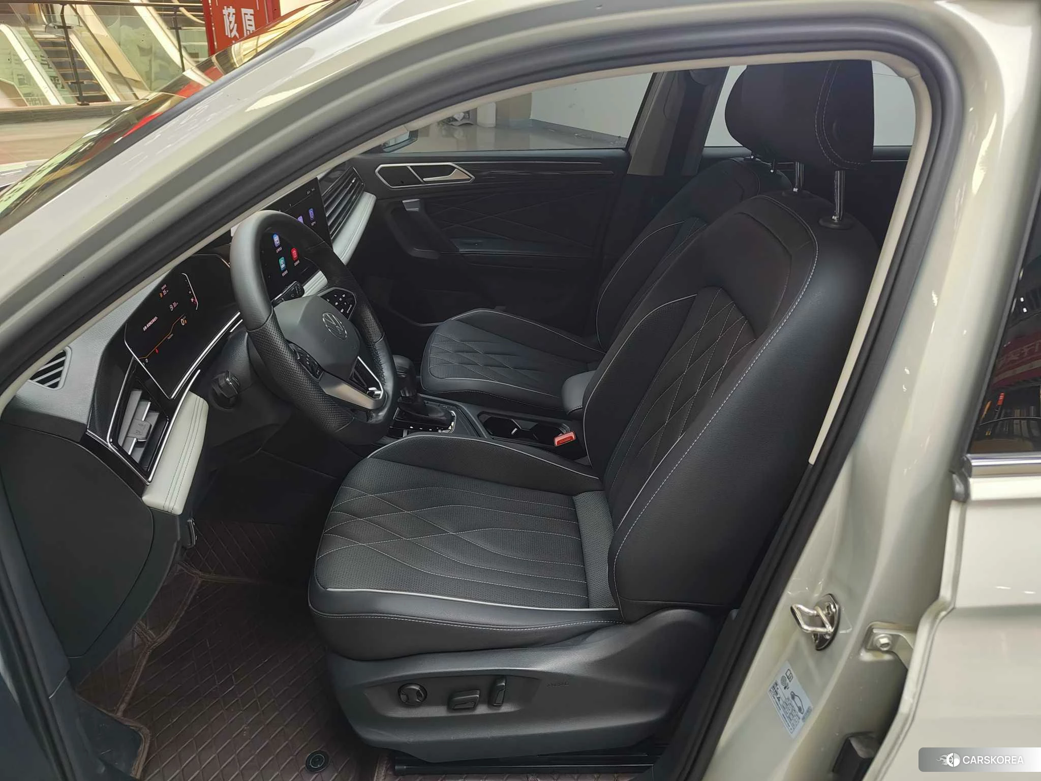 Volkswagen Tiguan L id 4420973 из Китая 9